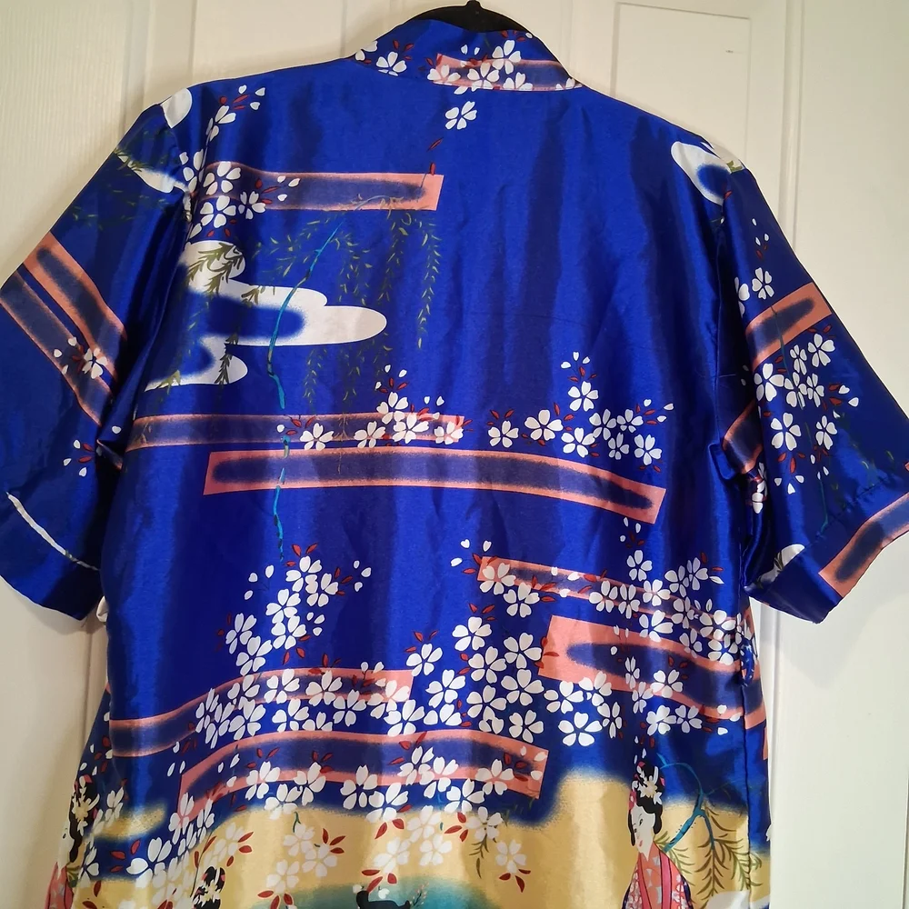 Royal Blue Satin Kimono Jacket with Geisha Print - Picture 11 of 15